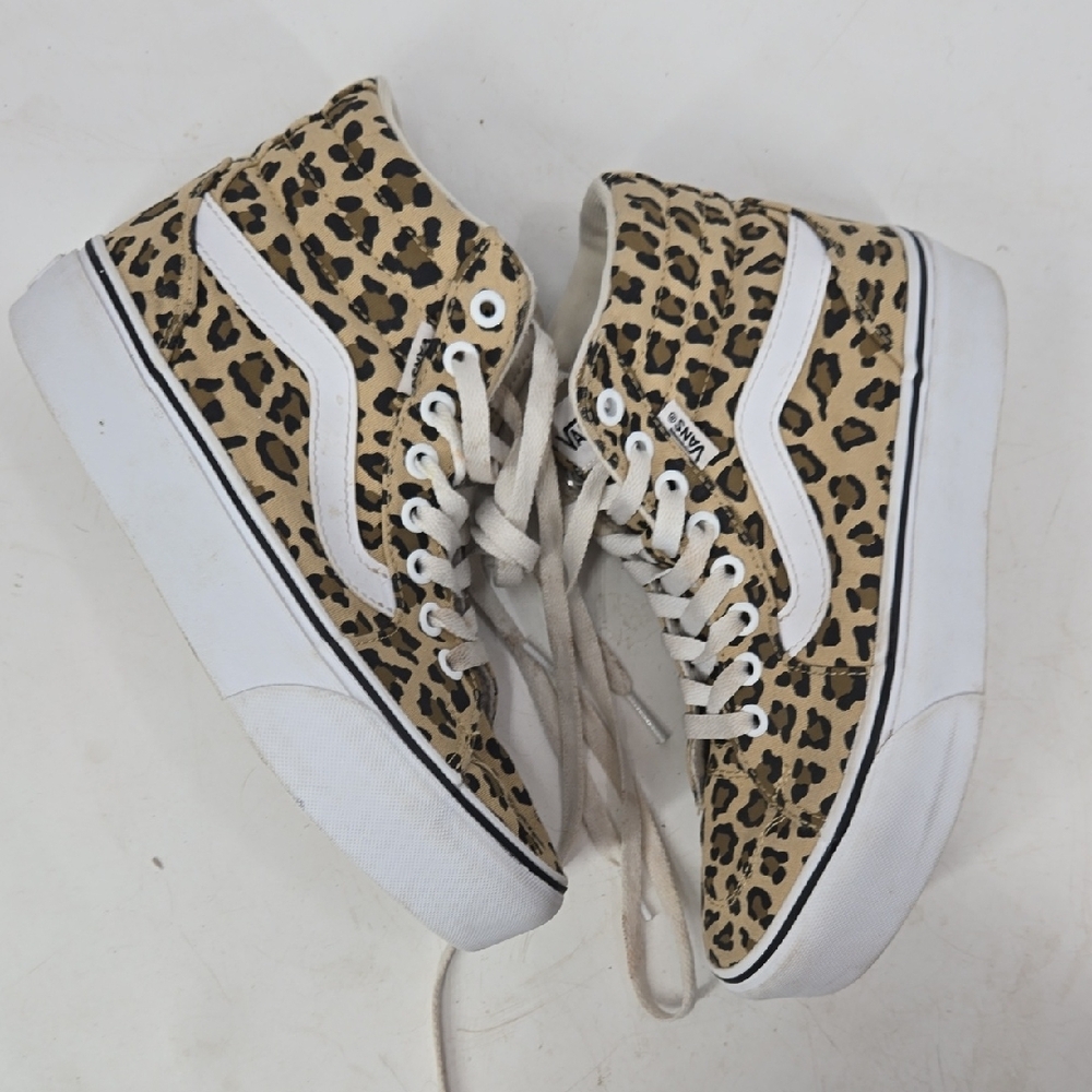 Vans High-Top Sneakers with Leopard Pattern - Picture 4 of 10